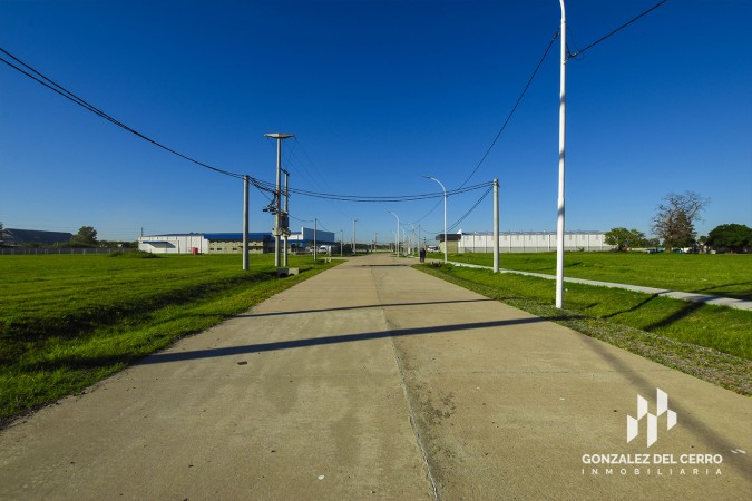 Terreno en ÁREA INDUSTRIAL URIBURU