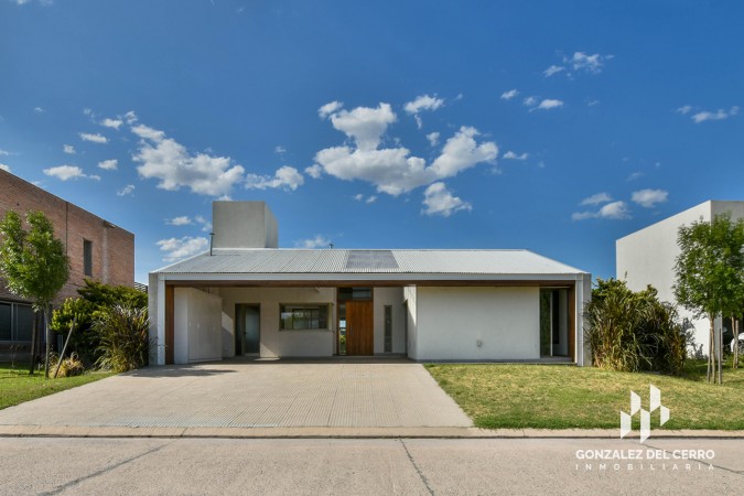 Casa 3 dormitorios en Planta Baja | San Sebastian, Funes