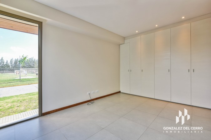 Casa 3 dormitorios en Planta Baja | San Sebastian, Funes