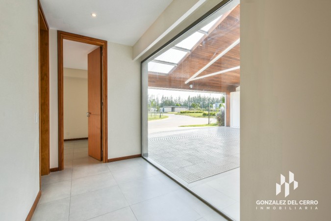 Casa 3 dormitorios en Planta Baja | San Sebastian, Funes