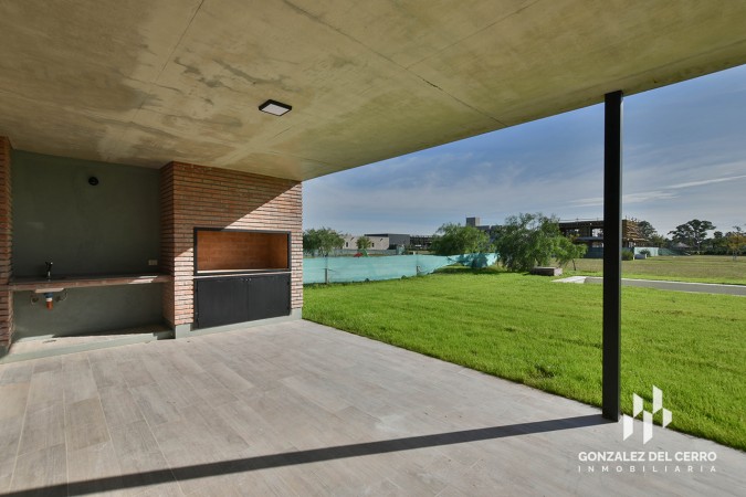 VIDA | Casa 3 dormitorios | 3 baños | piscina