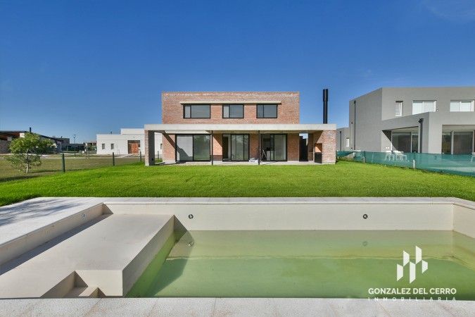 VIDA | Casa 3 dormitorios | 3 baños | piscina