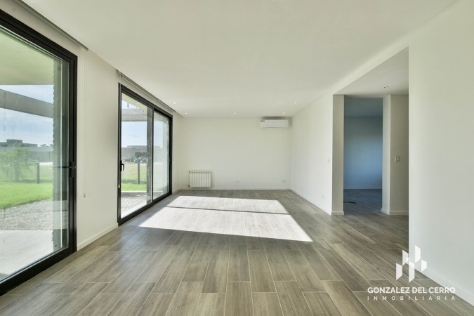 VIDA | Casa 3 dormitorios | 3 baños | piscina