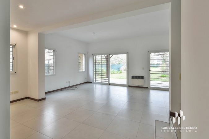 Casa 3 dormitorios y 3 baños en Aldea