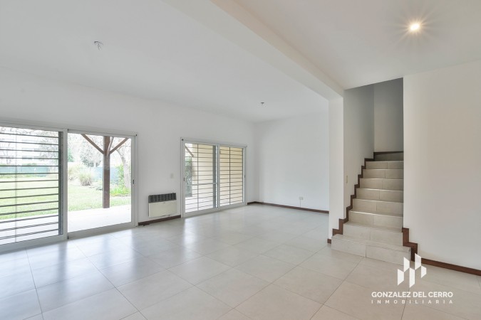 Casa 3 dormitorios y 3 baños en Aldea