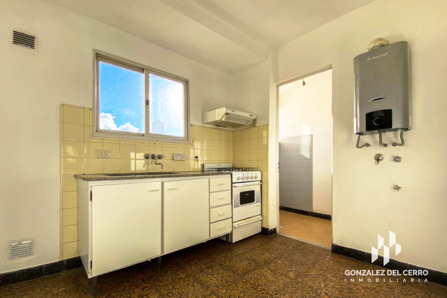 Departamento 2 dormitorios con balcon | Pte. Roca y Montevideo