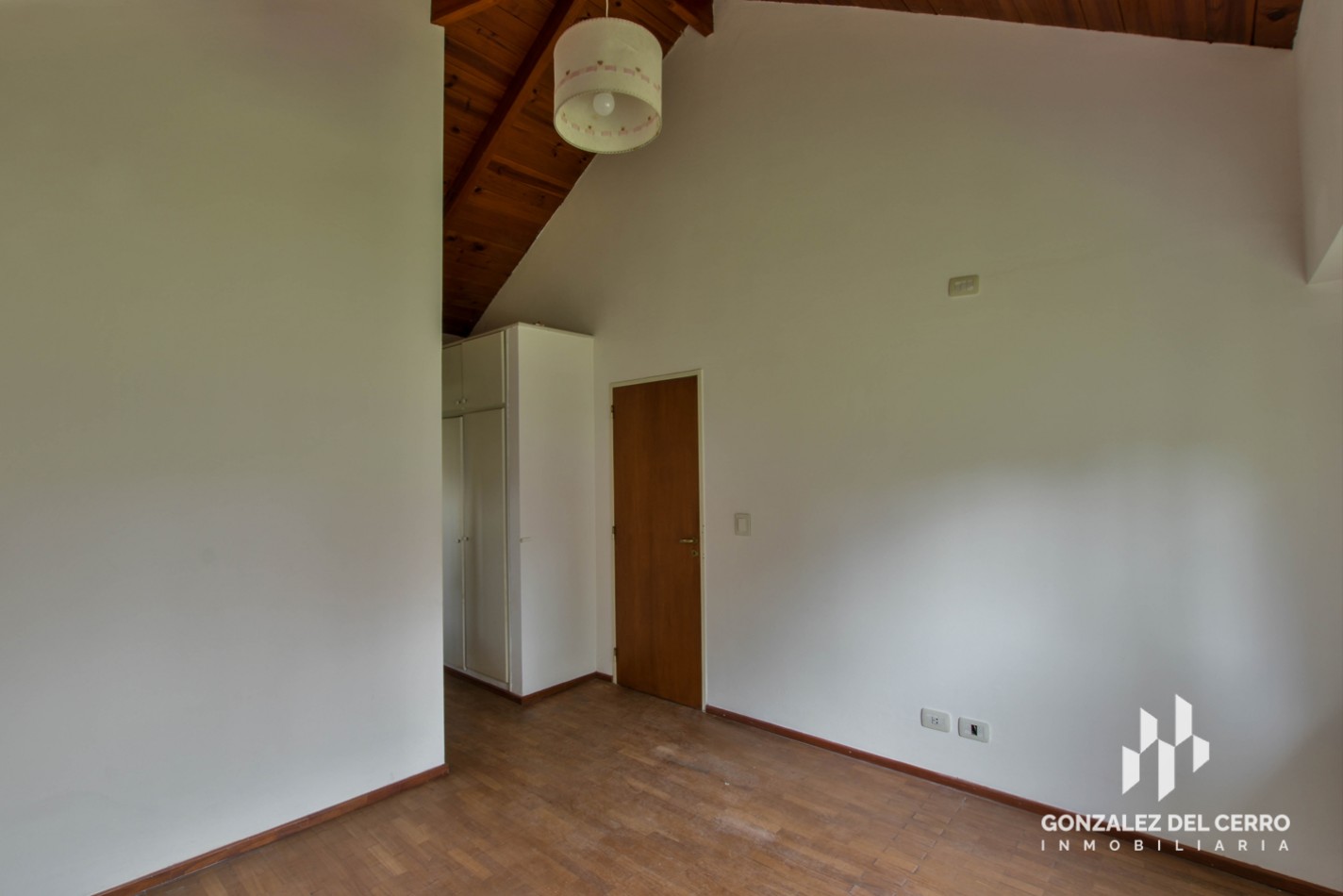 Venta casa en Funes Hills San Marino