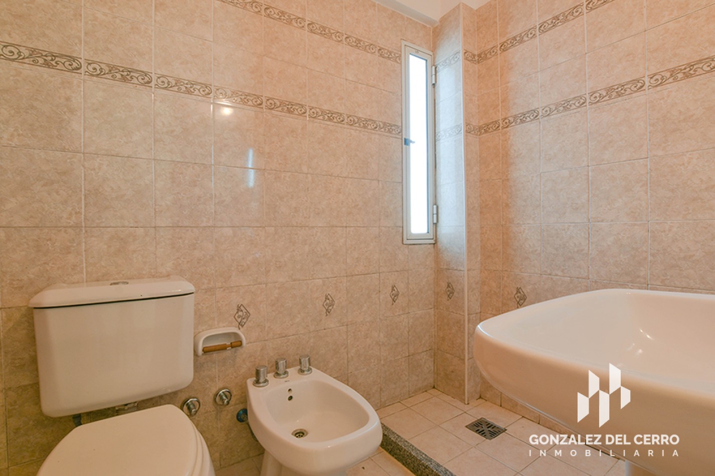 Departamento 1 dormitorio con balcon al frente