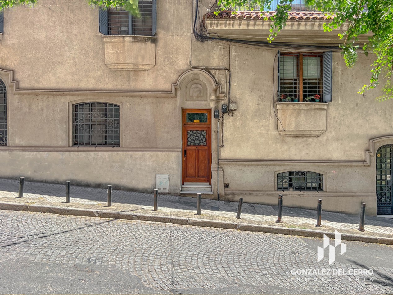 Casa de planta alta | Buenos Aires y Av. Belgrano
