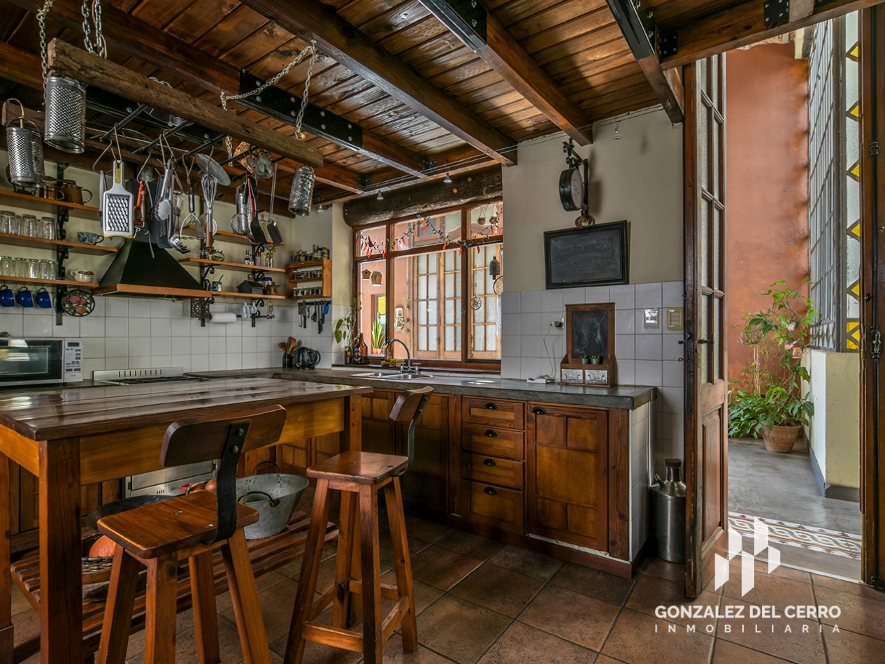 Planta alta en Juan Manuel de Rosas 972