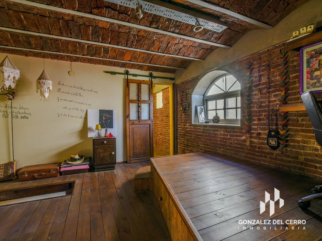 Planta alta en Juan Manuel de Rosas 972