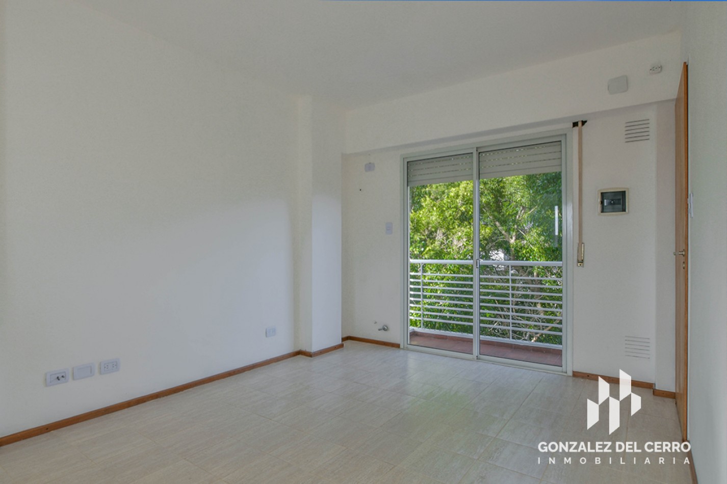 Departamento 1 dormitorio con balcon al frente