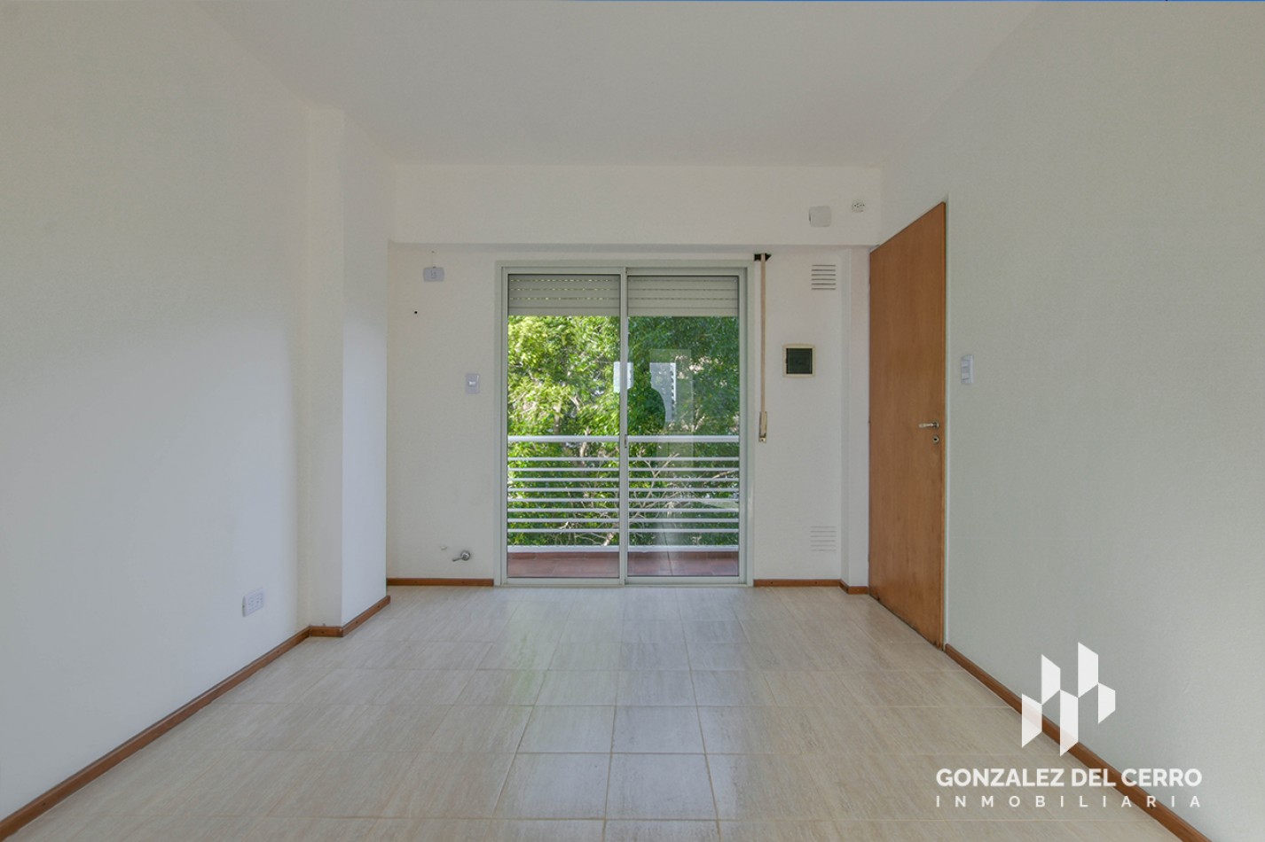 Departamento 1 dormitorio con balcon al frente