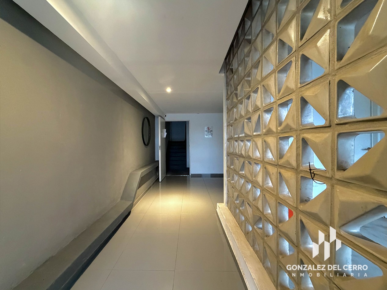 Monoambiente con balcon al frente | Av. Francia 88