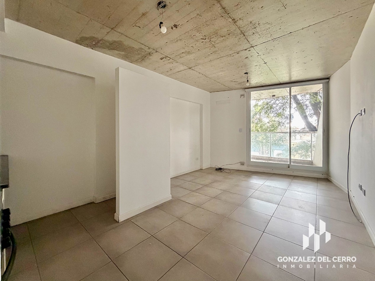 Monoambiente con balcon al frente | Av. Francia 88