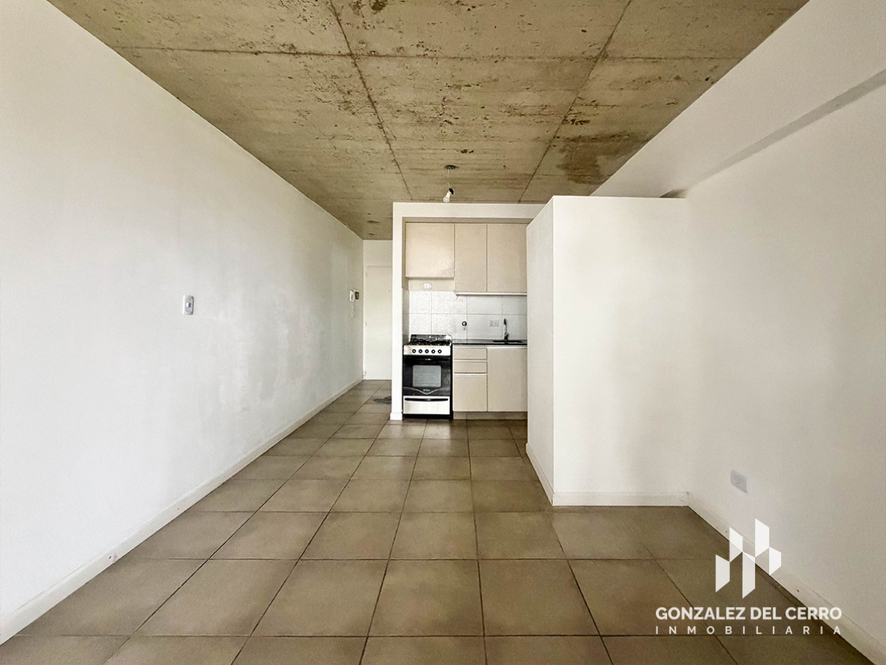 Monoambiente con balcon al frente | Av. Francia 88