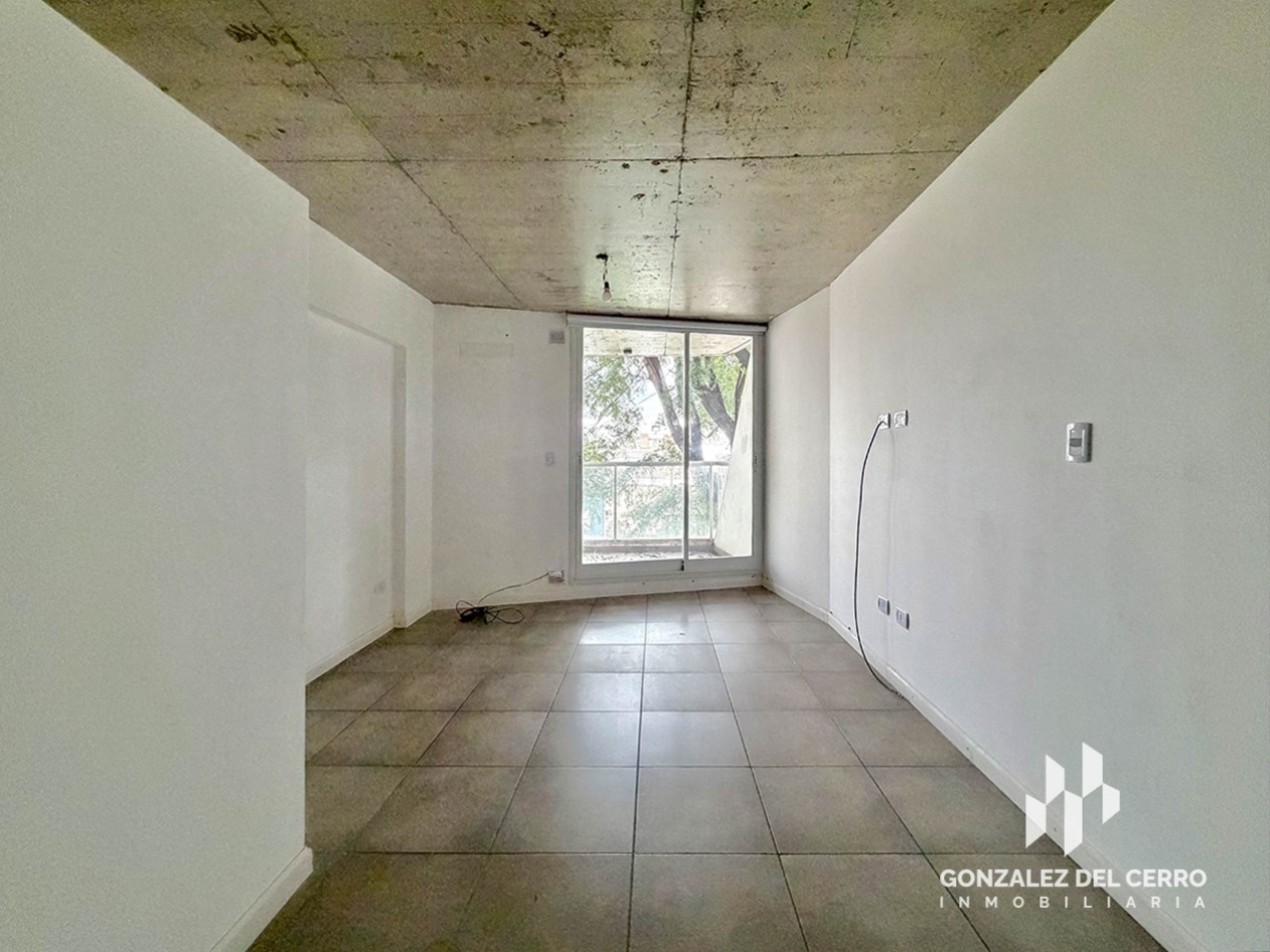 Monoambiente con balcon al frente | Av. Francia 88