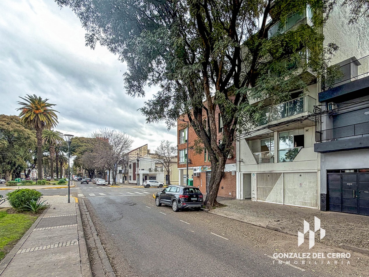 Monoambiente con balcon al frente | Av. Francia 88
