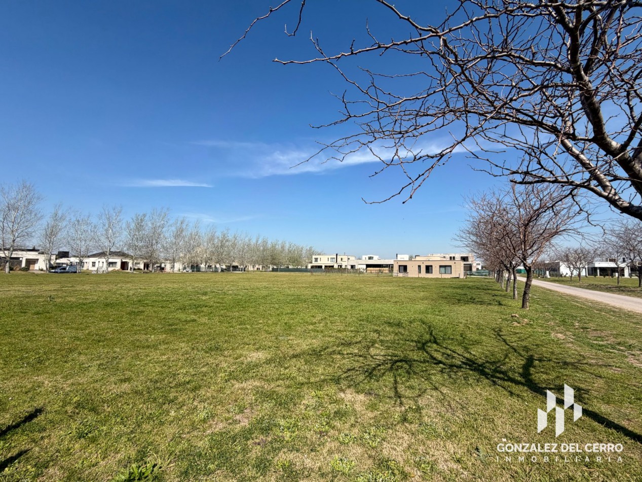 Lote 1035 m2 en Haras de Funes