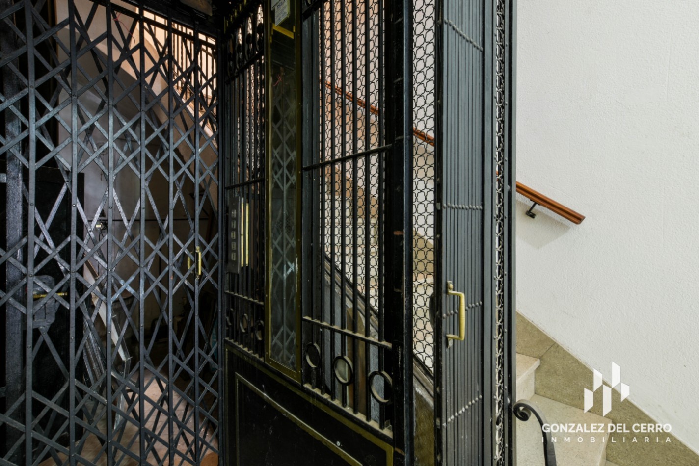 Alquiler piso exclusivo en Corrientes y Av. Pellegrini