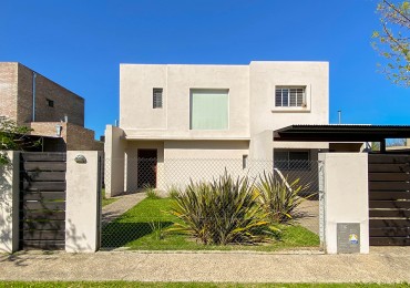 Excelente casa de 3 dormitorios en Aldea | Pasaje Pascuali 1226