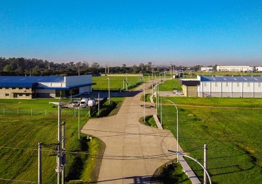 Terreno en ÁREA INDUSTRIAL URIBURU