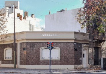 RETASADO Casa en esquina | Callao y Zeballos