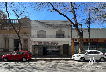 Local comercial Urquiza y Corrientes