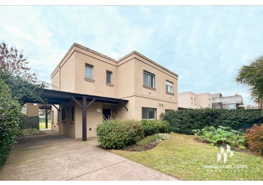 Casa 3 dormitorios y 3 baños en Aldea